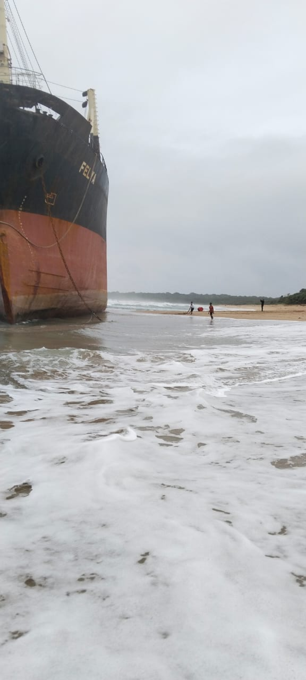 KPLP KEMENHUB BERHASIL SELAMATKAN 19 AWAK KAPAL MV FELYA YANG TERDAMPAR DI UJUNG KULON
