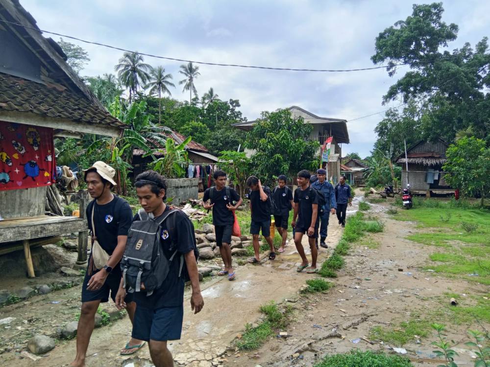 KPLP KEMENHUB BERHASIL SELAMATKAN 19 AWAK KAPAL MV FELYA YANG TERDAMPAR DI UJUNG KULON