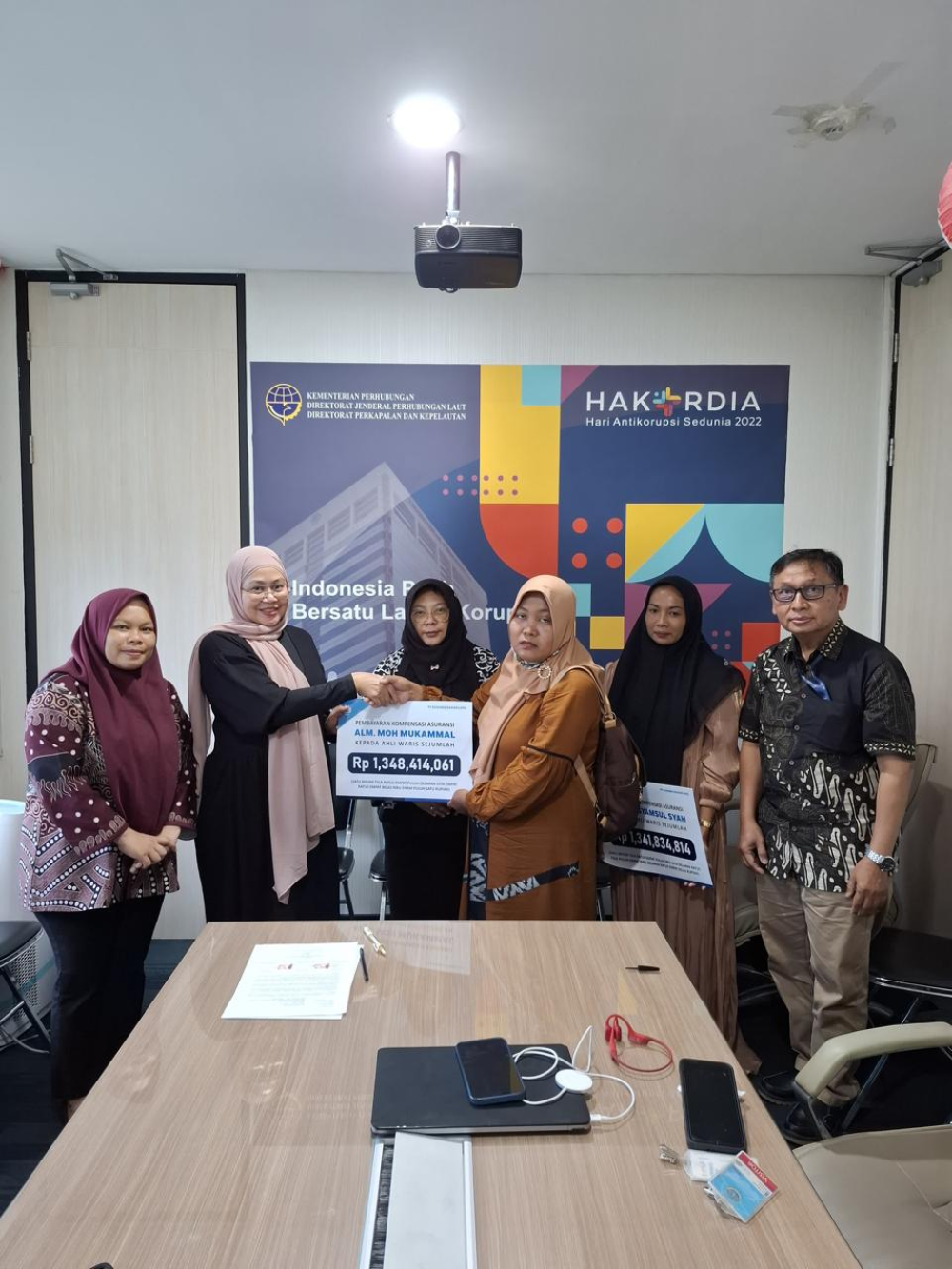 KEMENHUB FASILITASI PENYERAHAN ASURANSI UNTUK KELUARGA PELAUT WNI YANG MENINGGAL SAAT BERTUGAS DI PERAIRAN KOREA SELATAN