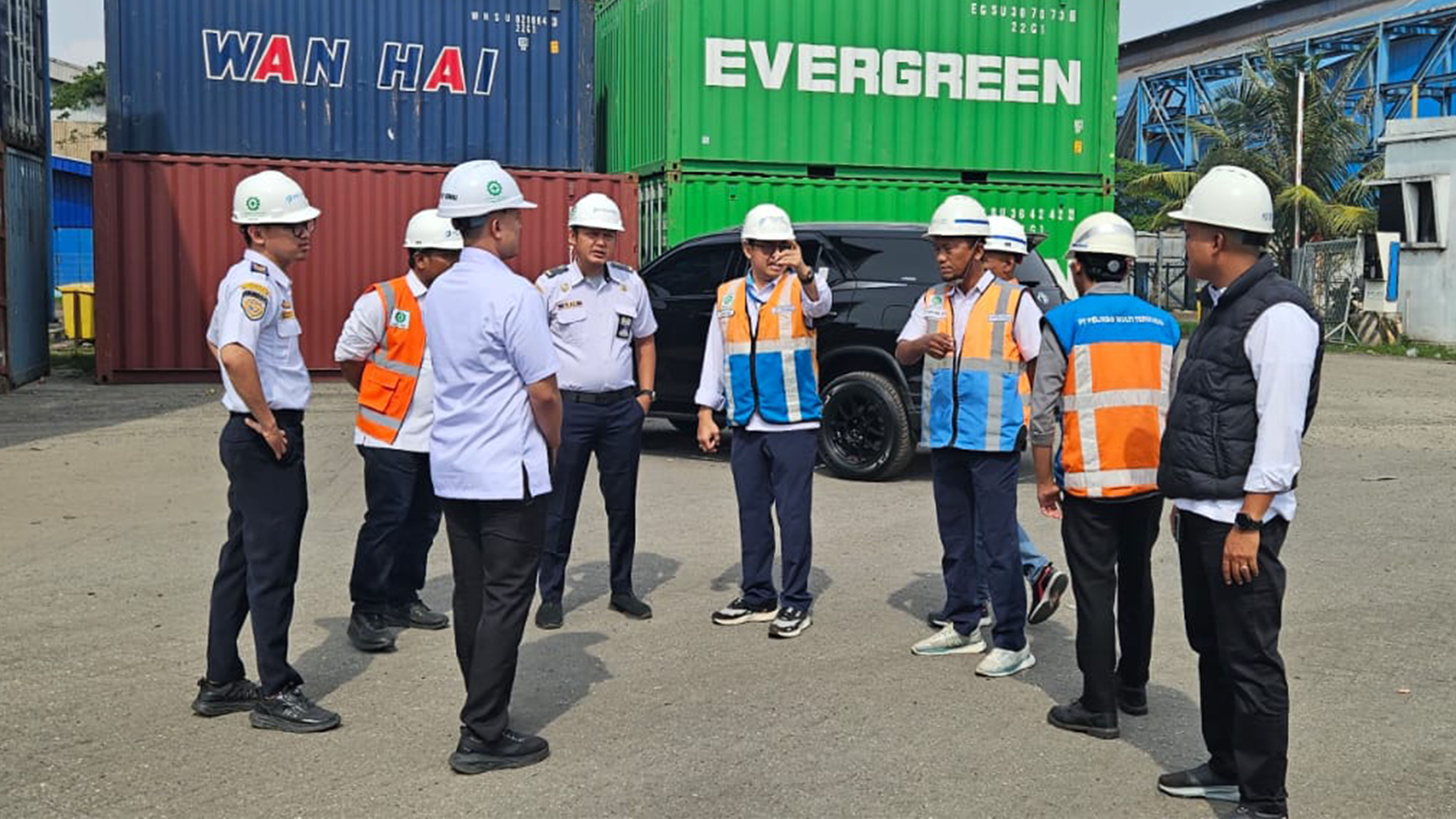 Kantor KSOP Kelas I Dumai melakukan Peninjauan Lapangan Monitoring dan Evaluasi Standar Kinerja Pelayanan Operasional Pelabuhan Dumai Triwulan II 2026.