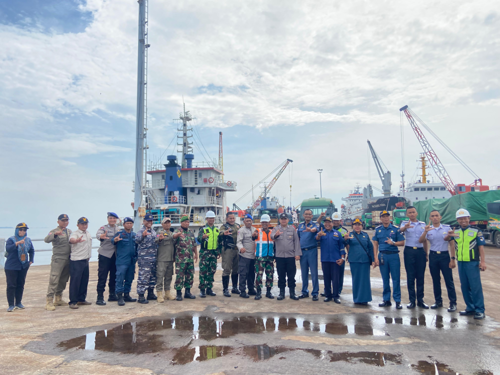 GIAT PAM POS KOORDINASI ANGKUTAN LAUT NATARU 2024/2025, KSOP KELAS IV PROBOLINGGO DAN STAKEHOLDER MELAKSANAKAN PENGAWASAN KESELAMATAN DAN KEAMANAN PELAYARAN KAPAL PENYEBRANGAN TRADISIONAL