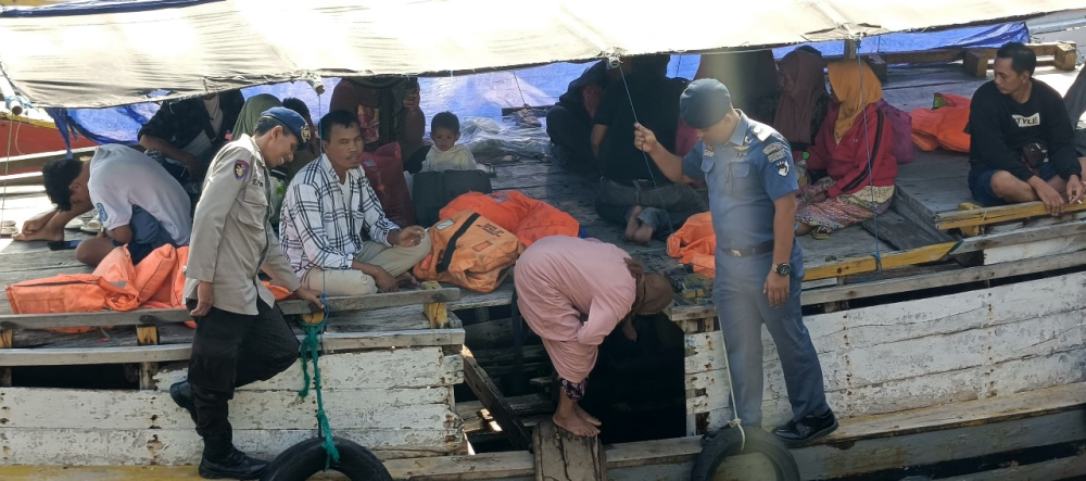 GIAT PAM POS KOORDINASI ANGKUTAN LAUT NATARU 2024/2025, KSOP KELAS IV PROBOLINGGO DAN STAKEHOLDER MELAKSANAKAN PENGAWASAN KESELAMATAN DAN KEAMANAN PELAYARAN KAPAL PENYEBRANGAN TRADISIONAL