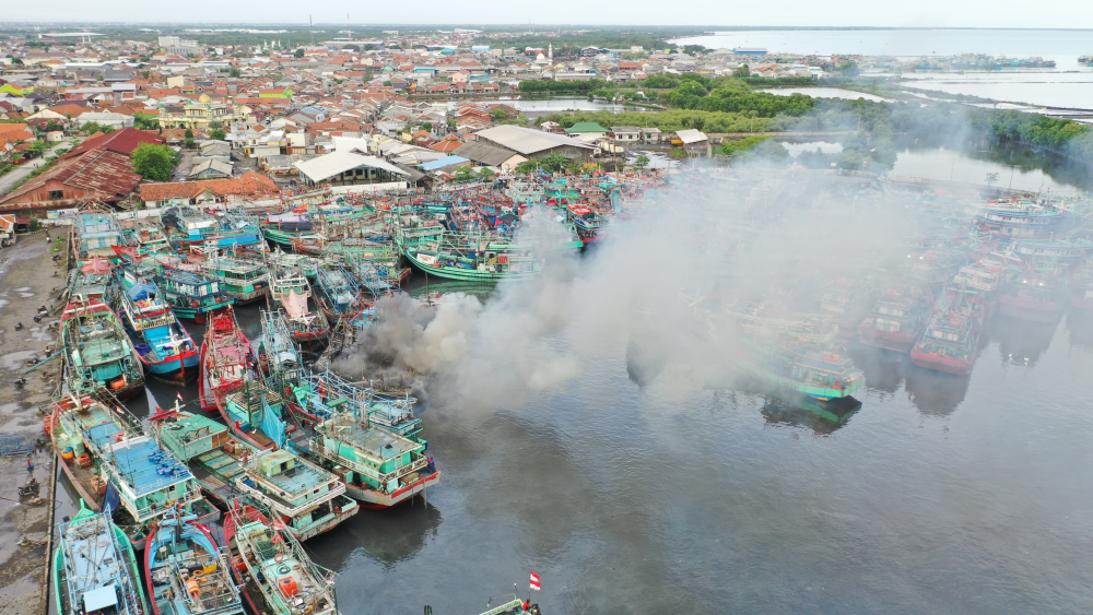 Insiden Kebakaran 24 Kapal Ikan Tanpa ABK di Dermaga Pelindo Tegal, Kemenhub Pastikan Pemulihan Operasional Pelabuhan