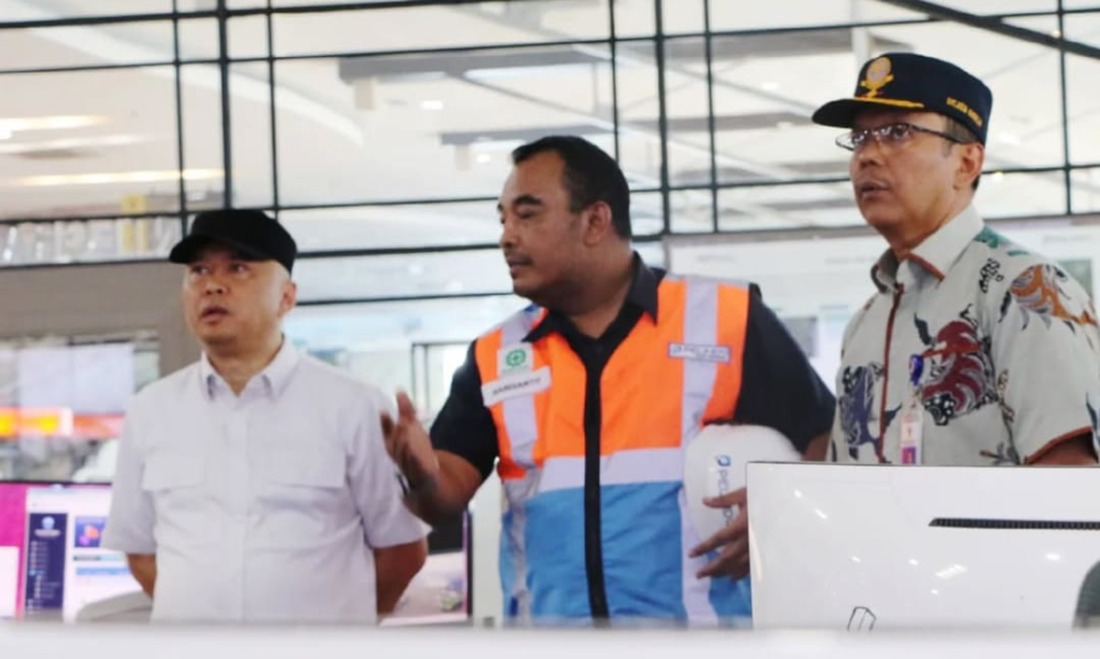 Menhub Tinjau Pelabuhan Tanjung Emas
