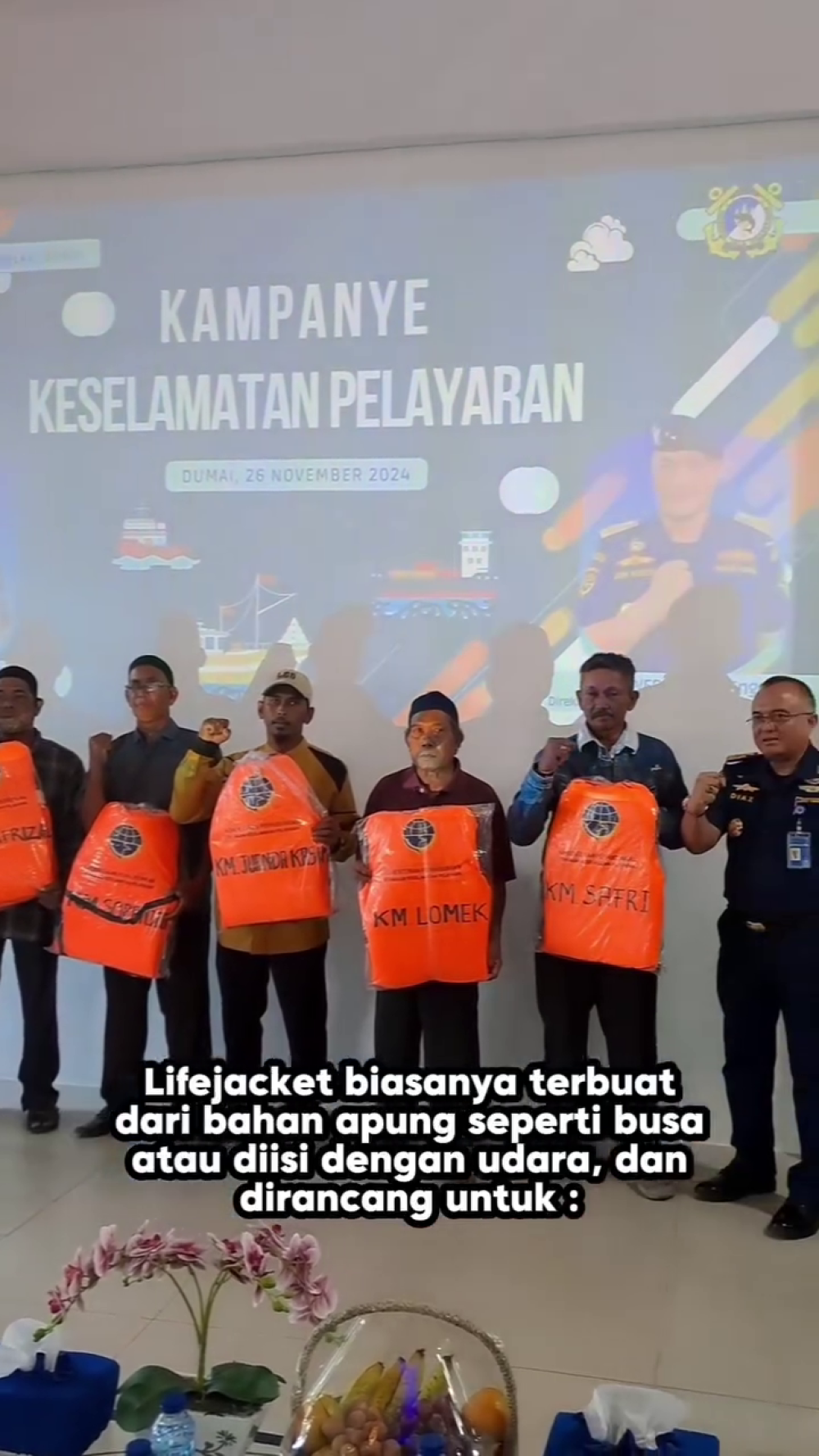 KAMPANYE KESELAMATAN PELAYARAN SOSIALISASI PENGGUNAAN LIFEJACKET
