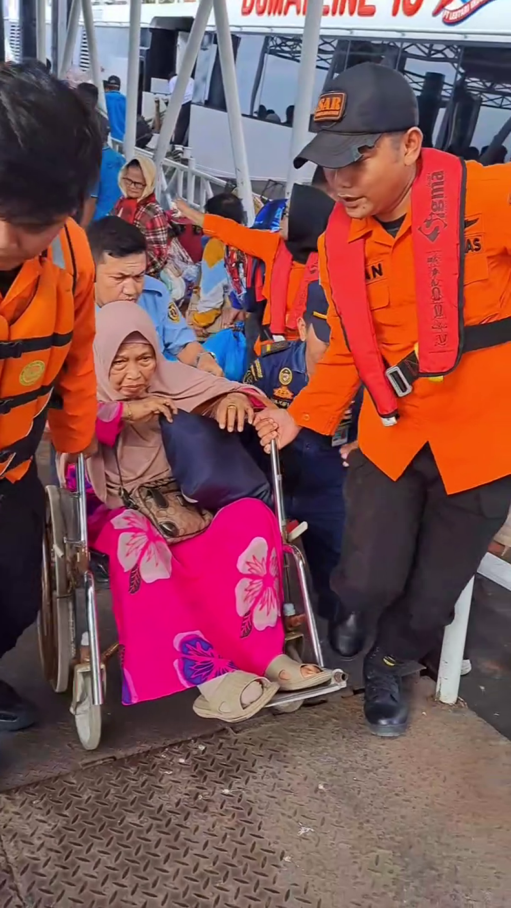 KEGIATAN EMBARKASI & DEBARKASI PENUMPANG ANGKUTAN LAUT NATARU 2024. 2025 DI PELABUHAN DUMAI