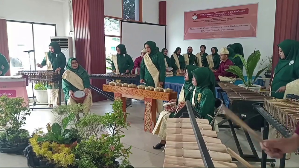 LAGU IBU KITA KARTINI DIMAINKAN OLEH DWP KSOP KELAS I DUMAI