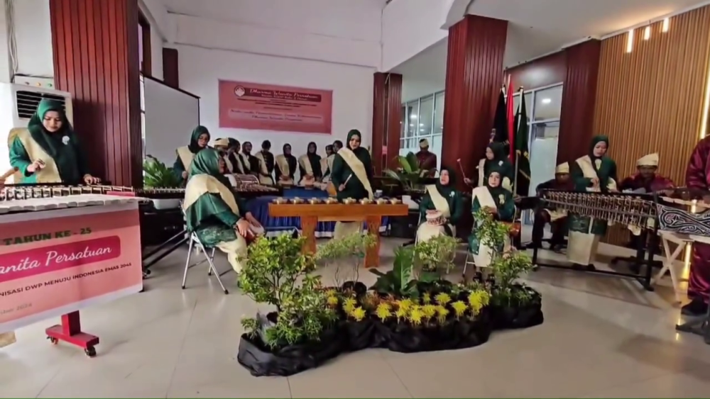 LAGU IBU KITA KARTINI DIMAINKAN OLEH DWP KSOP KELAS I DUMAI
