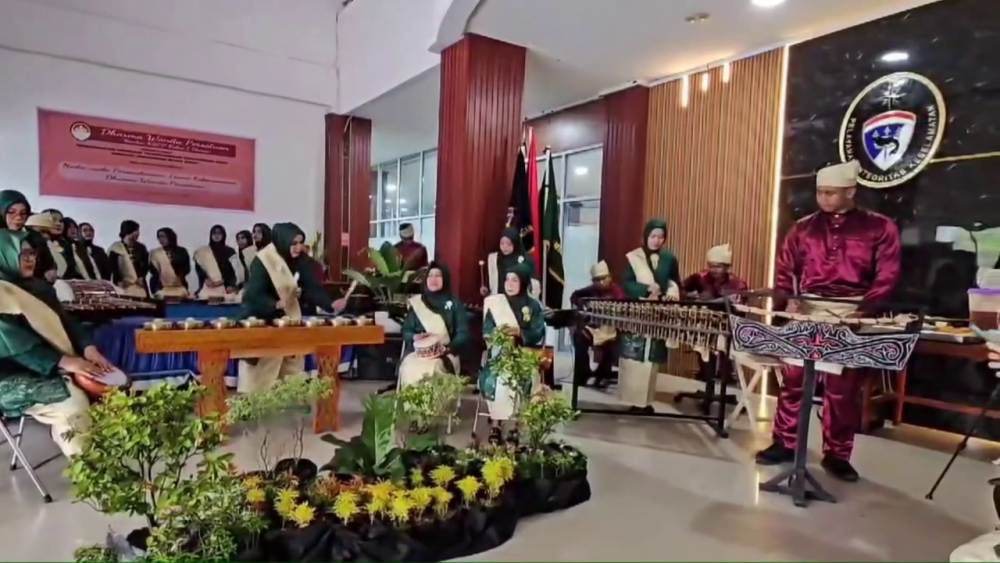 LAGU IBU KITA KARTINI DIMAINKAN OLEH DWP KSOP KELAS I DUMAI