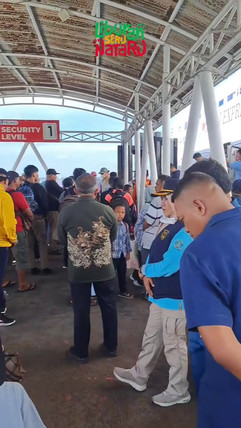 KEGIATAN DEBARKASI PENUMPANG ANGKUTAN LAUT NATAL 2024 DAN TAHUN BARU 2025 DI PELABUHAN PELINDO DUMAI
