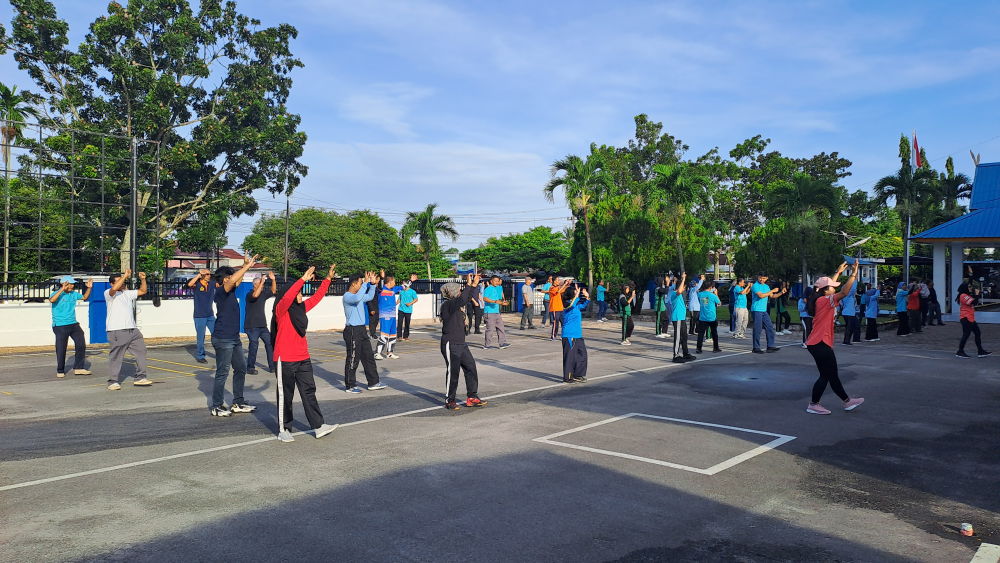 KEGIATAN SENAM KEBUGARAN JASMANI DI KANTOR KSOP KELAS I DUMAI