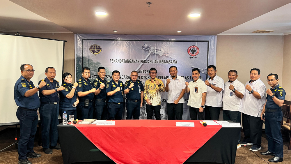 Penandatanganan Perjanjian Kerjasama antara Kantor Kesyahbandaran dan Otoritas Pelabuhan Kelas I Dumai dengan PT. Semen Padang Tentang Sewa Perairan Terminal Khusus (Tersus) PT. Semen Padang