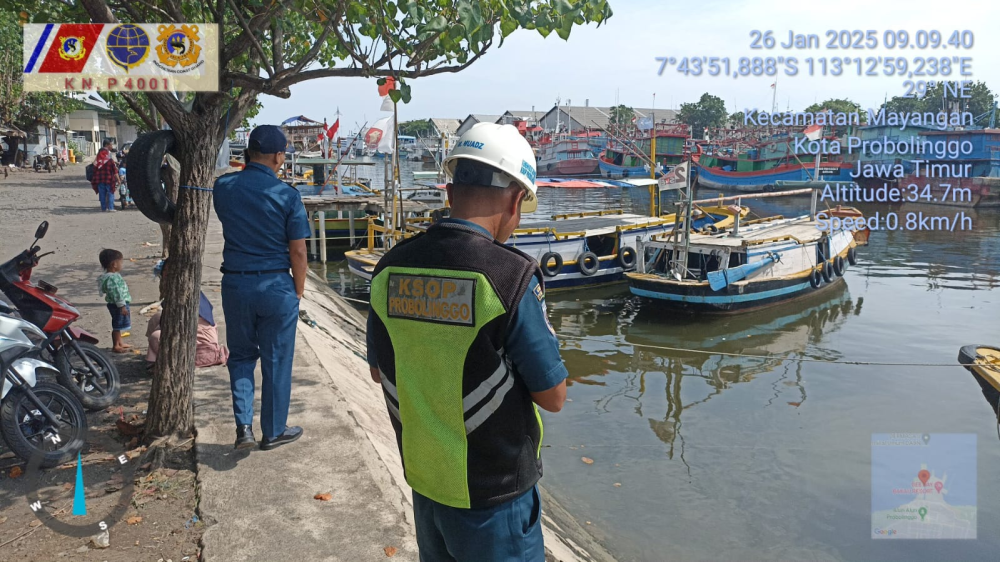 LIBUR PANJANG IMLEK 2025, PETUGAS KPLP ATENSI PENYEBERANGAN TRADISIONAL GILI KETAPANG