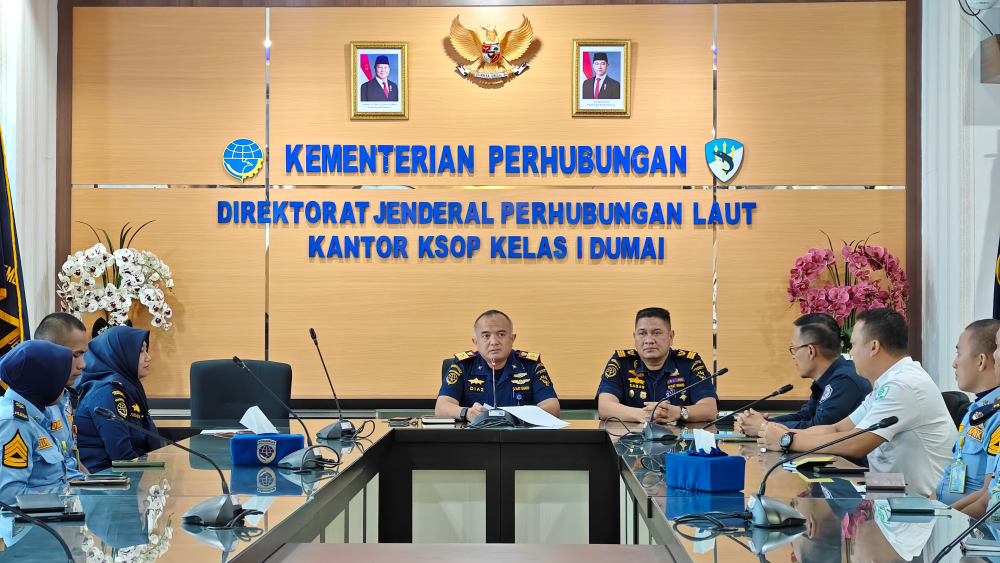 PEMBARIAN ARAHAN DARI KEPALA KANTOR KSOP KELAS I DUMAI KEPADA TARUNA/TARUNI POLITEKNIK AMI MEDAN