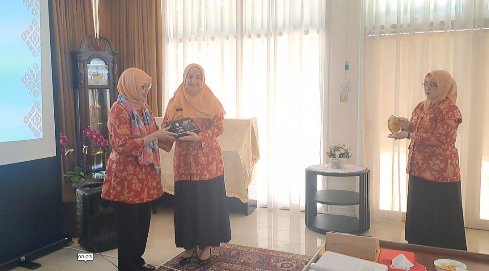 KUNJUNGAN KERJA DWP KANTOR KSOP KELAS I DUMAI KE KBRI SINGAPURA