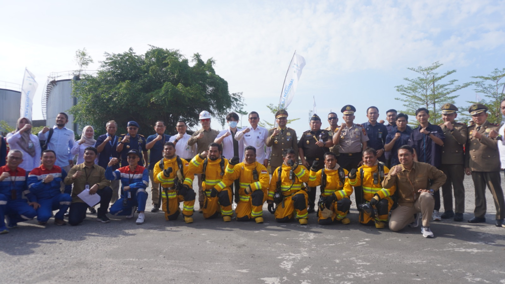 Kantor KSOP Kelas I Dumai menghadiri Kegiatan Apel Bulan K3 Nasional Provinsi Riau Tahun 2025 di Pelabuhan Pelindo Dumai.