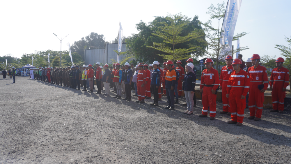 Kantor KSOP Kelas I Dumai menghadiri Kegiatan Apel Bulan K3 Nasional Provinsi Riau Tahun 2025 di Pelabuhan Pelindo Dumai.