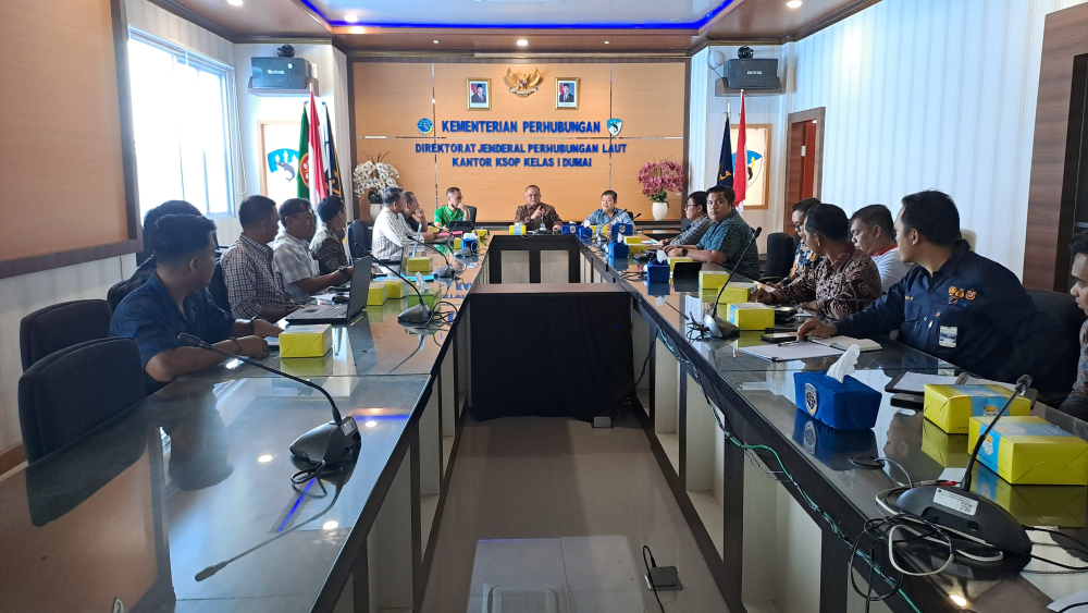 Kantor KSOP Kelas I Dumai melakukan Kegiatan Rapat Evaluasi dan Pembahasan Pekerjaan Pengerukan PT. Pelindo Regional I Dumai