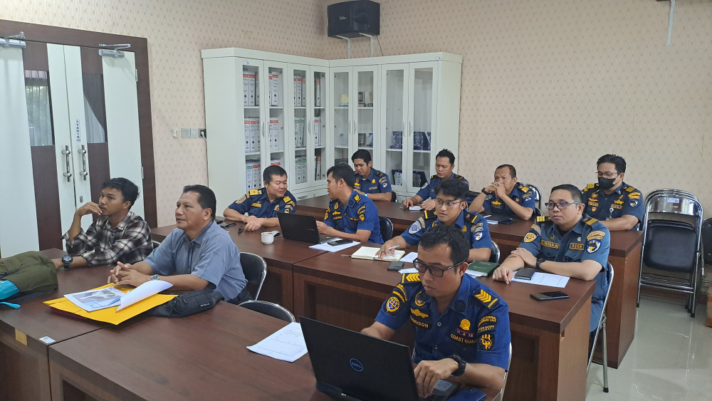 Kantor KSOP Kelas I Dumai melakukan Rapat Pembahasan Rencana Pemasangan Turap Sepanjang Garis Pantai Lahan Konsesi PT. Pelabuhan Mundam Sejahtera.