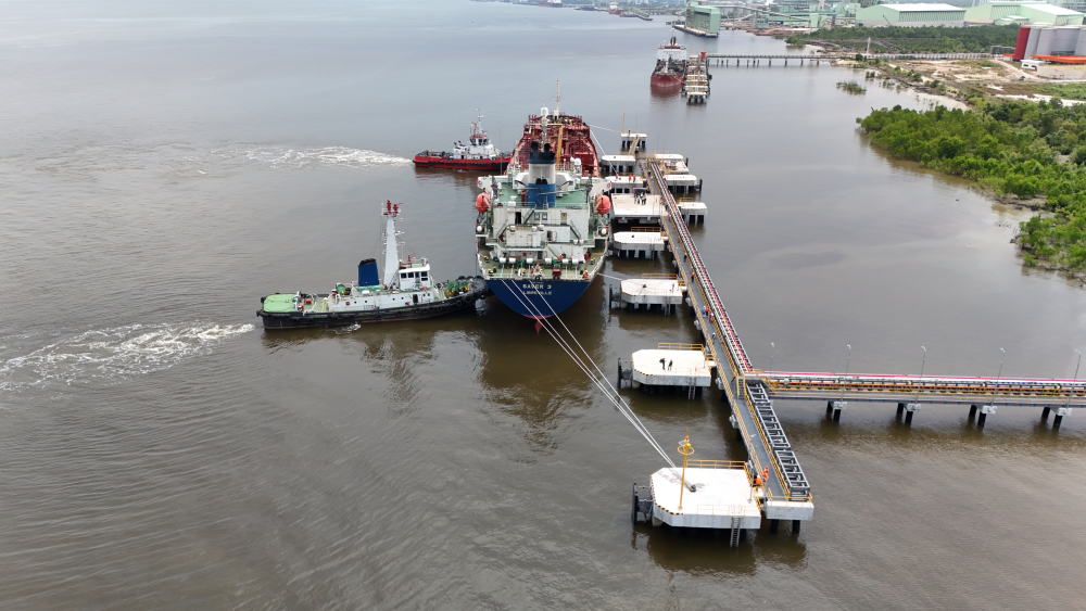 Kantor KSOP Kelas I Dumai melaksanakan kegiatan pengawasan Uji Coba Sandar Dermaga di dermaga yang baru milik Terminal Khusus PT. Sumber Tani Agung Oils and Fats (STAOF)