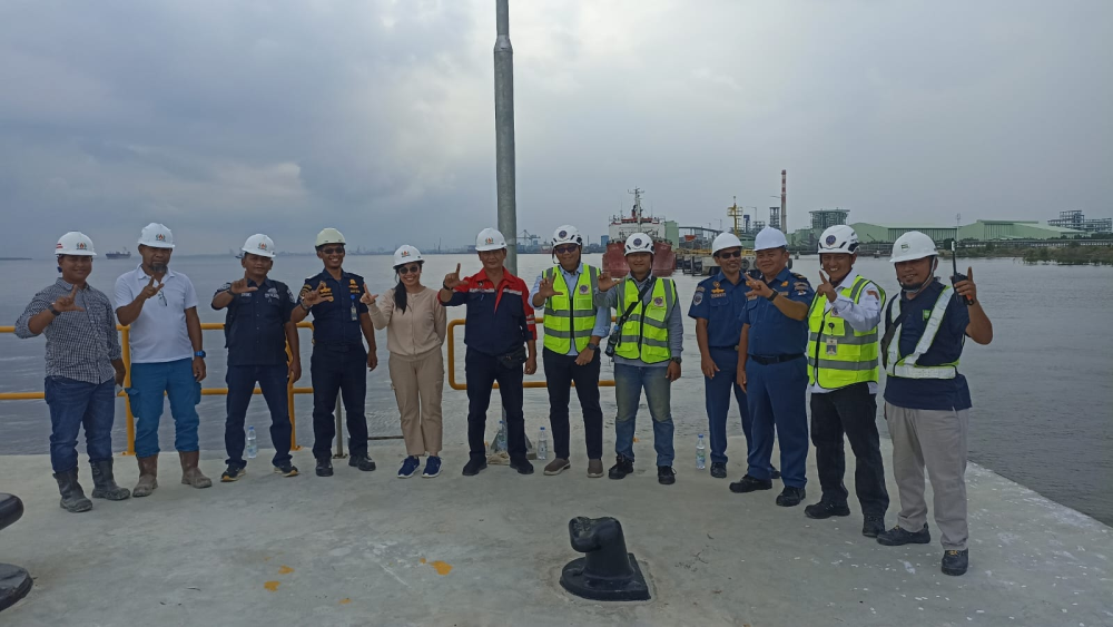 Kantor KSOP Kelas I Dumai melaksanakan kegiatan pengawasan Uji Coba Sandar Dermaga di dermaga yang baru milik Terminal Khusus PT. Sumber Tani Agung Oils and Fats (STAOF)