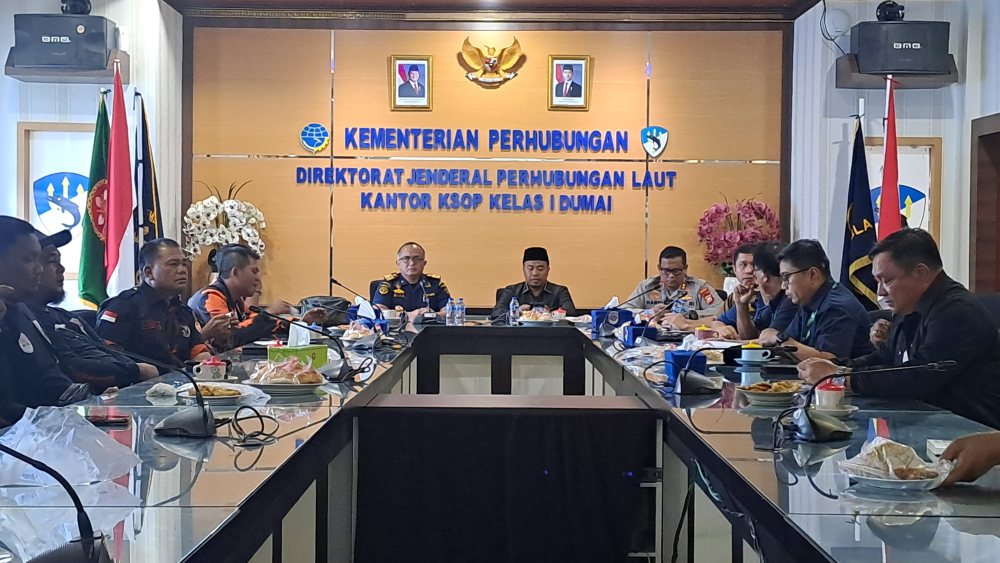 Rapat Evaluasi dan Implementasi Peraturan Menteri Perhubungan Nomor KM 35 Tahun 2007 tentang Pedoman Perhitungan Tarif Pelayanan Jasa Bongkar Muat dari dan ke Kapal di pelabuhan wilayah kerja Kantor KSOP Kelas I Dumai.