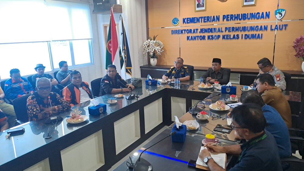 Rapat Evaluasi dan Implementasi Peraturan Menteri Perhubungan Nomor KM 35 Tahun 2007 tentang Pedoman Perhitungan Tarif Pelayanan Jasa Bongkar Muat dari dan ke Kapal di pelabuhan wilayah kerja Kantor KSOP Kelas I Dumai.