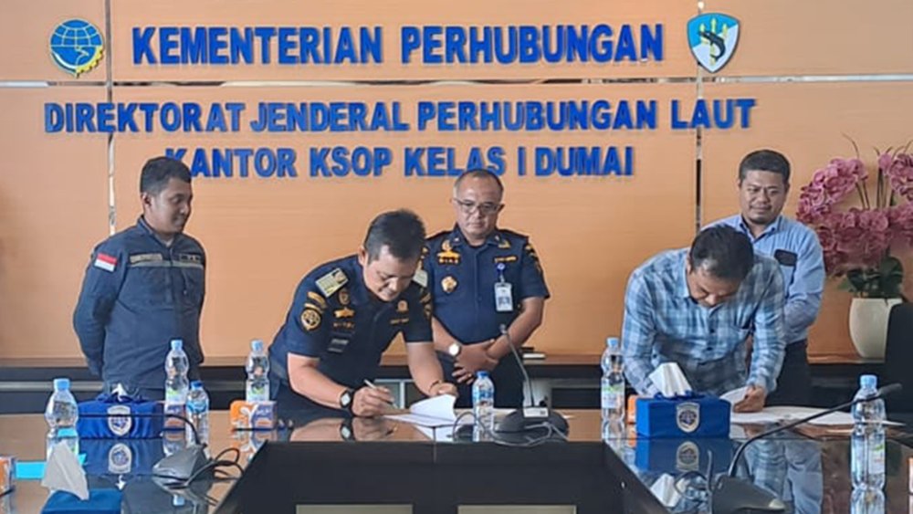 Penandatanganan Addendum dan Perjanjian Kerjasama Antara Kantor KSOP Kelas I Dumai dengan PT. Adhitya Serayakorita serta PT. Priatama Riau tentang Penggunaan Perairan Terminal Khusus.