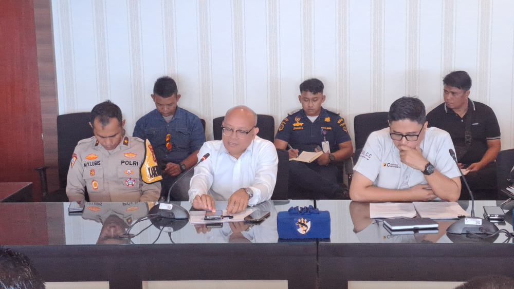 Rapat Lanjutan Evaluasi dan Implementasi Peraturan Menteri Perhubungan Nomor KM 35 Tahun 2007 tentang Pedoman Perhitungan Tarif Pelayanan Jasa Bongkar Muat dari dan ke Kapal di pelabuhan wilayah kerja Kantor KSOP Kelas I Dumai.