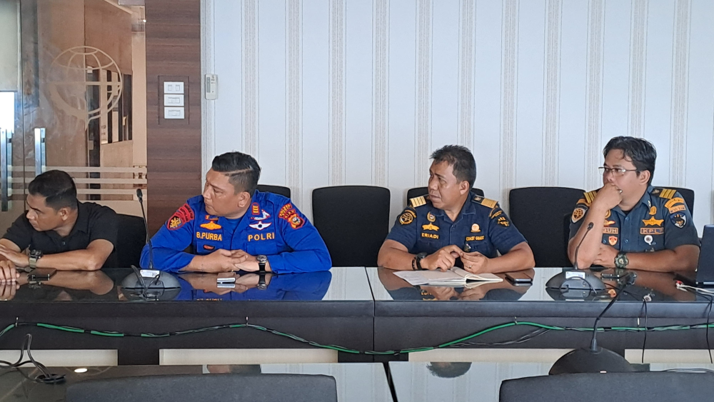 Rapat Lanjutan Evaluasi dan Implementasi Peraturan Menteri Perhubungan Nomor KM 35 Tahun 2007 tentang Pedoman Perhitungan Tarif Pelayanan Jasa Bongkar Muat dari dan ke Kapal di pelabuhan wilayah kerja Kantor KSOP Kelas I Dumai.