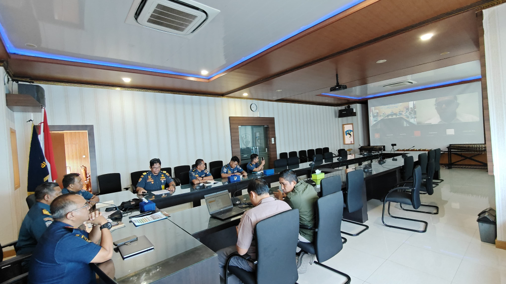 RAPAT TINDAK LANJUT PERMOHONAN PENGGUNAAN SARANA BANTU PEMANDUAN KAPAL PT. KRAKATAU BANDAR SAMUDERA DI PERAIRAN WAJIB PANDU KELAS I DUMAI