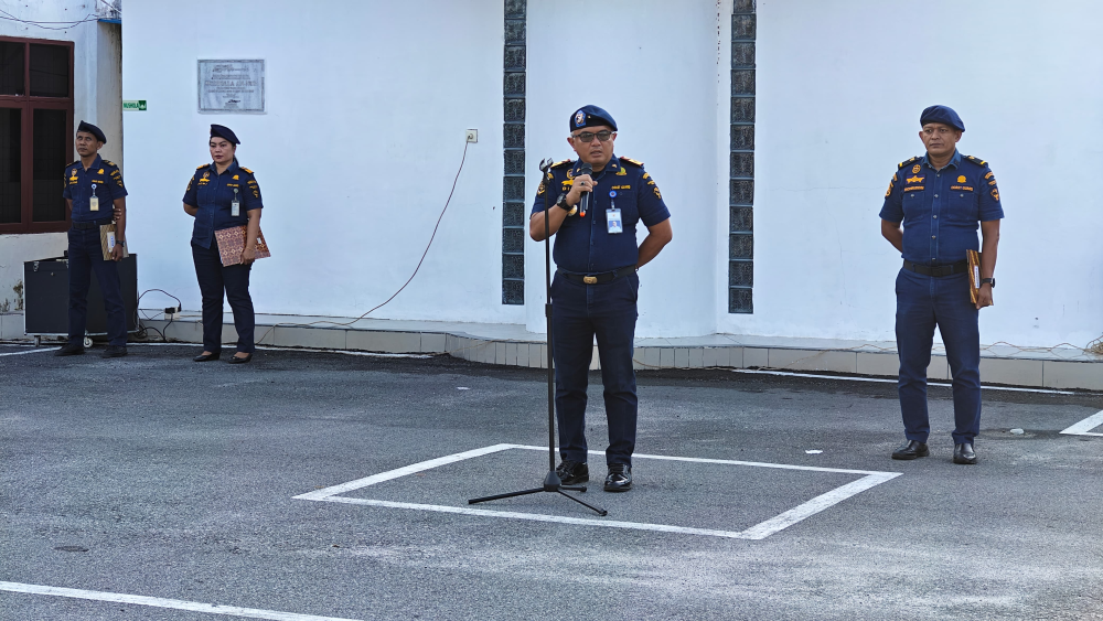 KEGIATAN APEL PAGI DI KANTOR KSOP KELAS I DUMAI