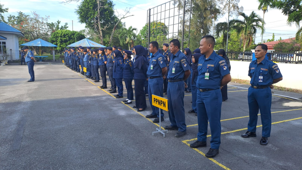 KEGIATAN APEL PAGI DI KANTOR KSOP KELAS I DUMAI