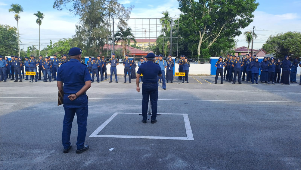 KEGIATAN APEL PAGI DI KANTOR KSOP KELAS I DUMAI