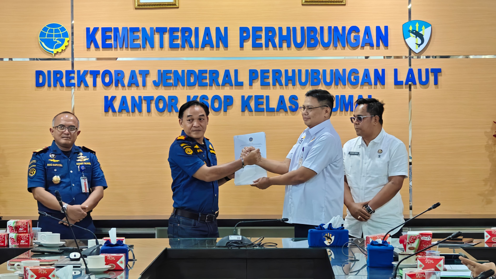 Penandatanganan Serahterima Tugas dan Fungsi Keselamatan dan Keamanan Pelayaran pada Pelabuhan Sungai, Danau dan Penyebrangan dari Balai Pengelola Transportasi Darat Kelas II Riau Ditjen Hubdat ke UPT Ditjen HUbla Wilayah Riau.