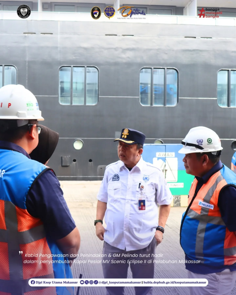 Kapal Pesiar MV Scenic Eclipse II Sandar di Pelabuhan Makassar