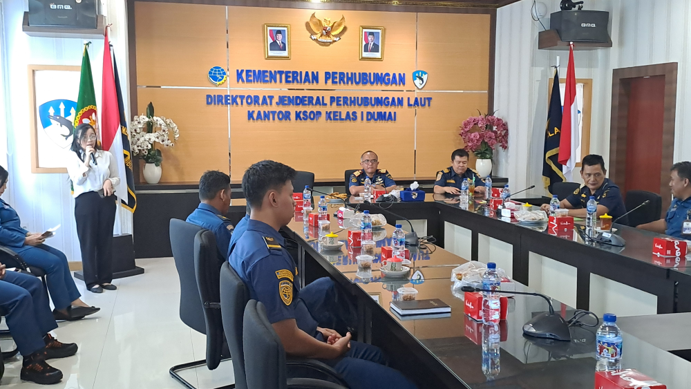 Penandatanganan Perjanjian Kerja sama antara Kantor KSOP Kelas I Dumai dengan PT. Sumber Tani Agung Oils and Fats tentang Penggunaan Perairan Terminal Khusus (Tersus).