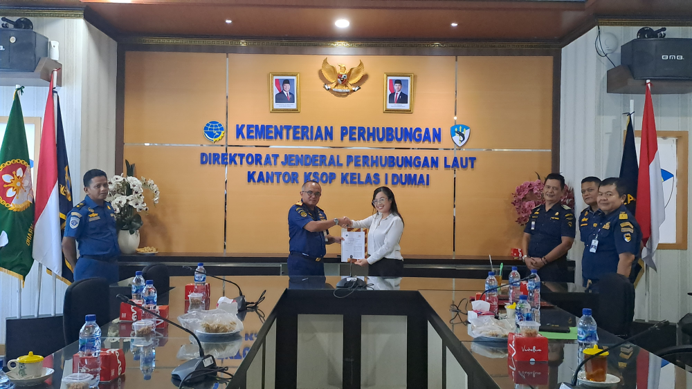 Penandatanganan Perjanjian Kerja sama antara Kantor KSOP Kelas I Dumai dengan PT. Sumber Tani Agung Oils and Fats tentang Penggunaan Perairan Terminal Khusus (Tersus).