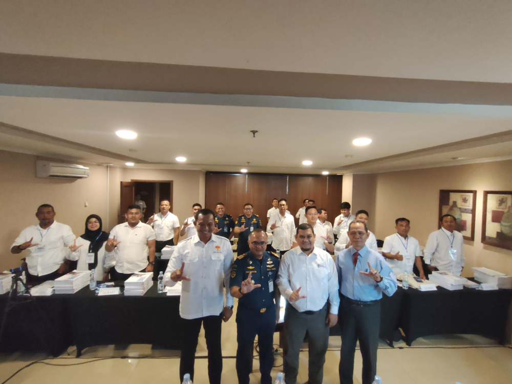 Kepala Kantor KSOP Kelas I Dumai membuka kegiatan Diklat dan Sertifikasi Tata Cara Penanganan dan pengangkutan Barang Berbahaya di Pelabuhan, yang di selenggarakan oleh Dewan Pengurus Wilayah Riau Indonesia Shipping Agencies Association (ISAA).