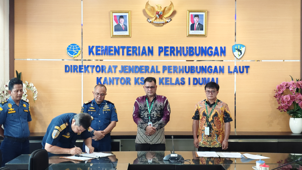 Penandatanganan Perjanjian Kerja Sama Antara Kantor Kesyahbandaran dan Otoritas Pelabuhan Kelas I Dumai dengan Terminal Khusus PT. Sari Dumai Sejati dan Terminal Khusus PT. Semesta Alam Permai, tentang Penggunaan Perairan dan Pelayanan Kepentingan&nbsp;Umum&nbsp;Se
