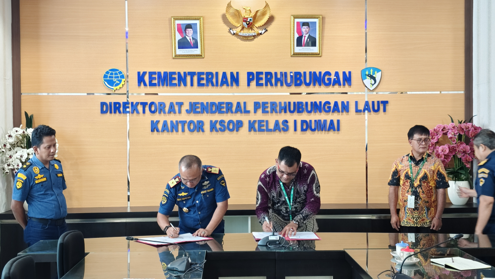 Penandatanganan Perjanjian Kerja Sama Antara Kantor Kesyahbandaran dan Otoritas Pelabuhan Kelas I Dumai dengan Terminal Khusus PT. Sari Dumai Sejati dan Terminal Khusus PT. Semesta Alam Permai, tentang Penggunaan Perairan dan Pelayanan Kepentingan&nbsp;Umum&nbsp;Se