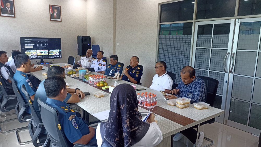 Kegiatan  Penyerahan Surat Kecakapan Memandu kepada PT. Pelindo Regional 1 Cabang Dumai oleh Kantor KSOP Kelas I Dumai