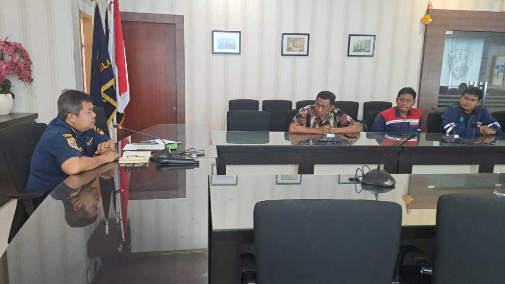 Rapat Audiensi antara Ketua Unit Usaha Pengerahan Jasa Tenaga Kerja Bongkar Muat PT. Oleokimia Sejahtera Mas dengan PT. Oleokimia Sejahtera Mas.