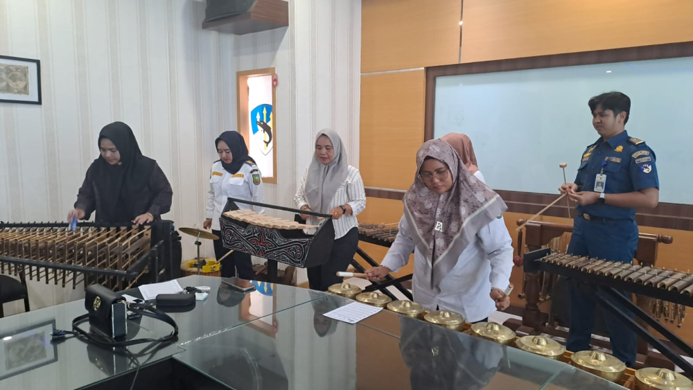 DWP KANTOR KSOP KELAS I DUMAI LATIHAN ALAT MUSIK TRADISIONAL
