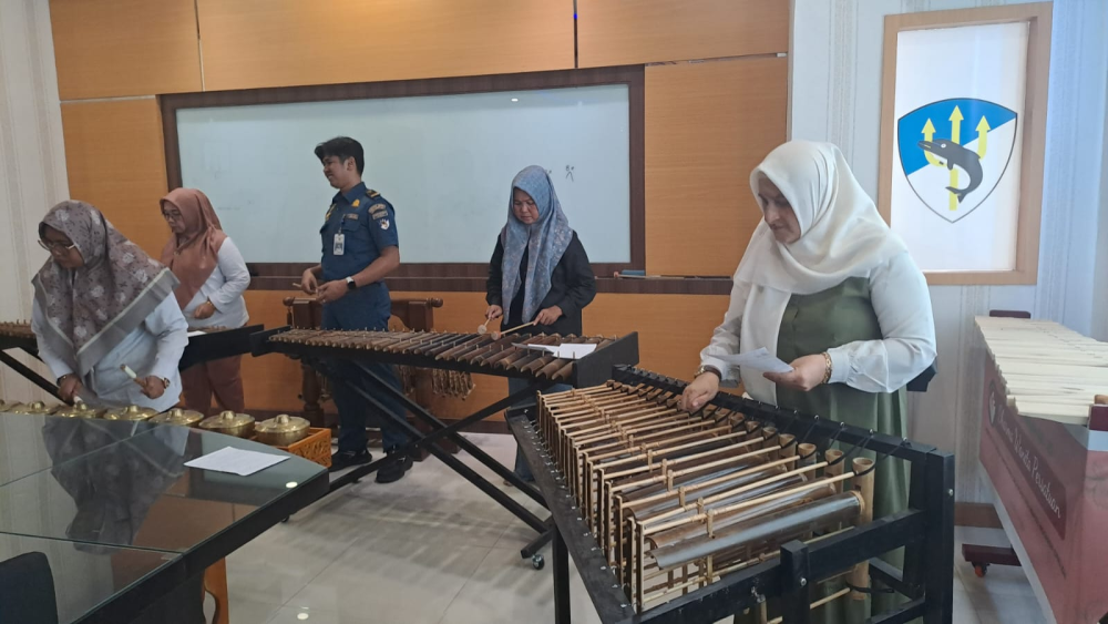 DWP KANTOR KSOP KELAS I DUMAI LATIHAN ALAT MUSIK TRADISIONAL