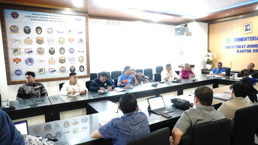 RAPAT PEMBAHASAN DRAF PERJANJIAN KERJA SAMA ANTARA KANTOR KSOP KELAS I DUMAI DENGAN PT KRAKATAU BANDAR SAMUDERA TENTANG PELAYANAN JASA PEMANDUAN DAN PENUNDAAN KAPAL DI TERMINAL UMUM SEMENTARA PT. CALANG SEJATI INDAH