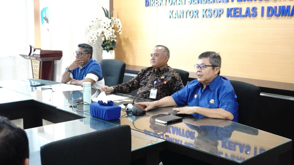 RAPAT PEMBAHASAN DRAF PERJANJIAN KERJA SAMA ANTARA KANTOR KSOP KELAS I DUMAI DENGAN PT KRAKATAU BANDAR SAMUDERA TENTANG PELAYANAN JASA PEMANDUAN DAN PENUNDAAN KAPAL DI TERMINAL UMUM SEMENTARA PT. CALANG SEJATI INDAH