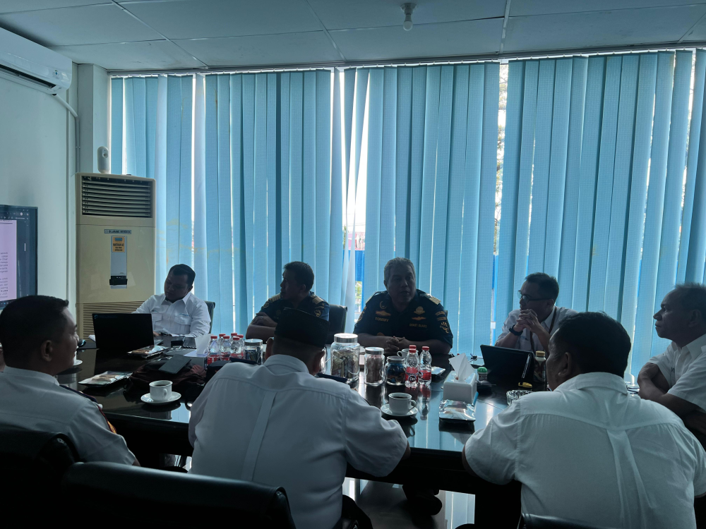 Rapat Pembahasan Penanganan Kendaraan Over Dimension dan Over Loading di Lingkungan Pelabuhan Regional Dumai