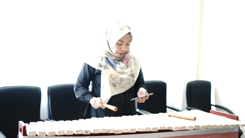 DWP KANTOR KSOP KELAS I DUMAI TERUS BERLATIH MEMAINKAN ALAT MUSIK TRADISIONAL