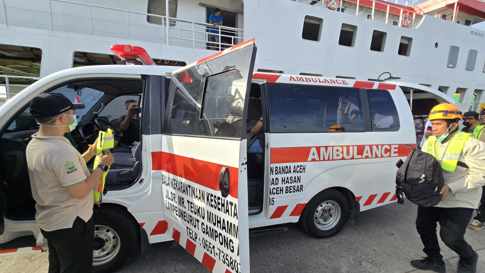 Medical Evacuation Terhadap Crew Kapal Asing MT. Olympic Life